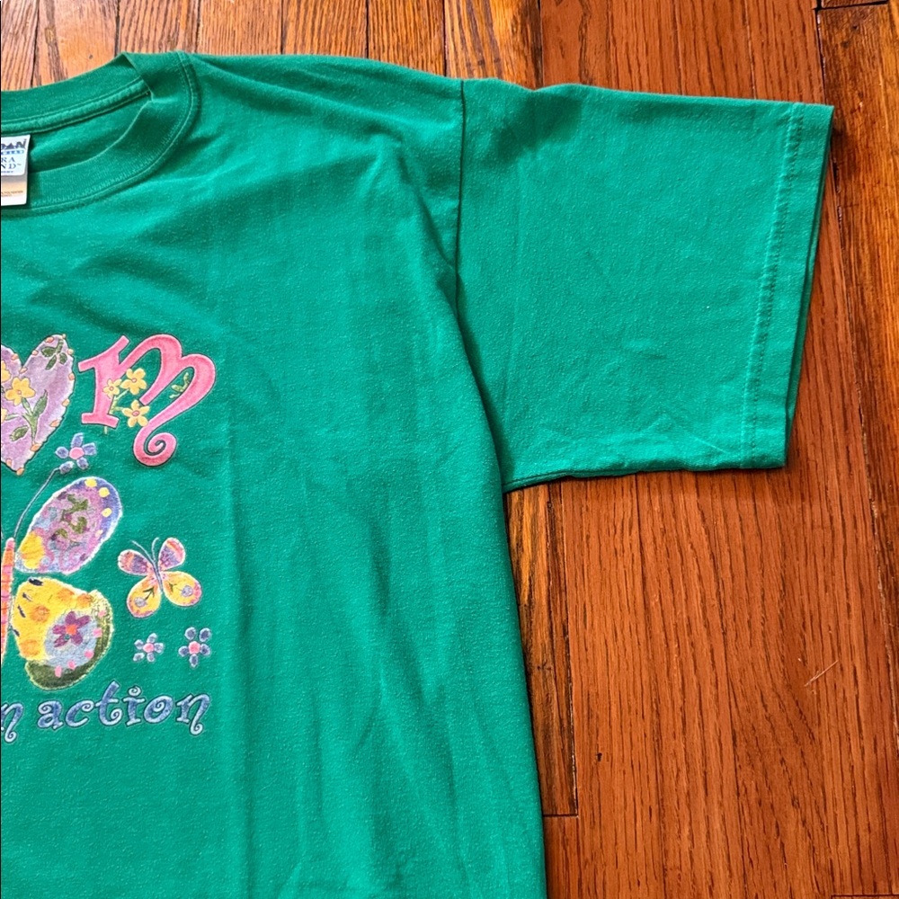 90’s “Mom Is Love” Vintage T-Shirt - Picture 5 of 9